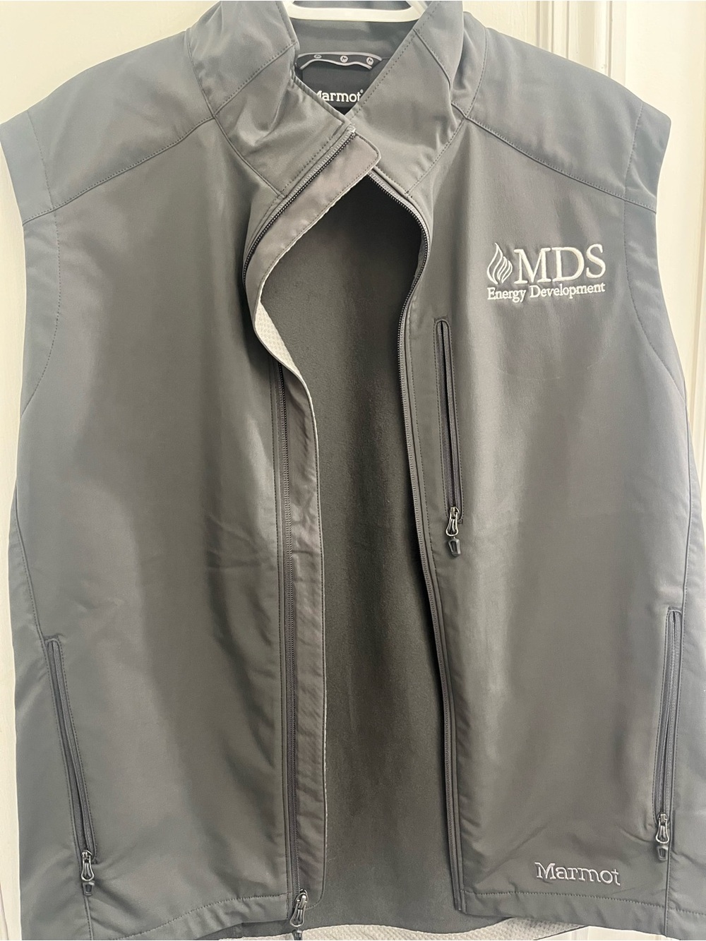 NWT Marmot Approach vest. Men’s size large. Company logo on left chest
